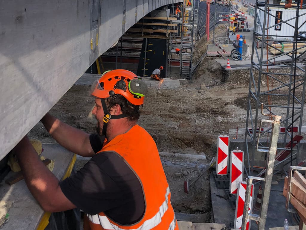 Einschub 1000 Tonnen Bahnbrücke 